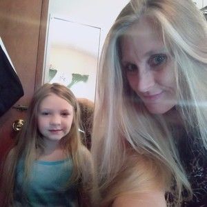 Meet your Posher, Dee dee